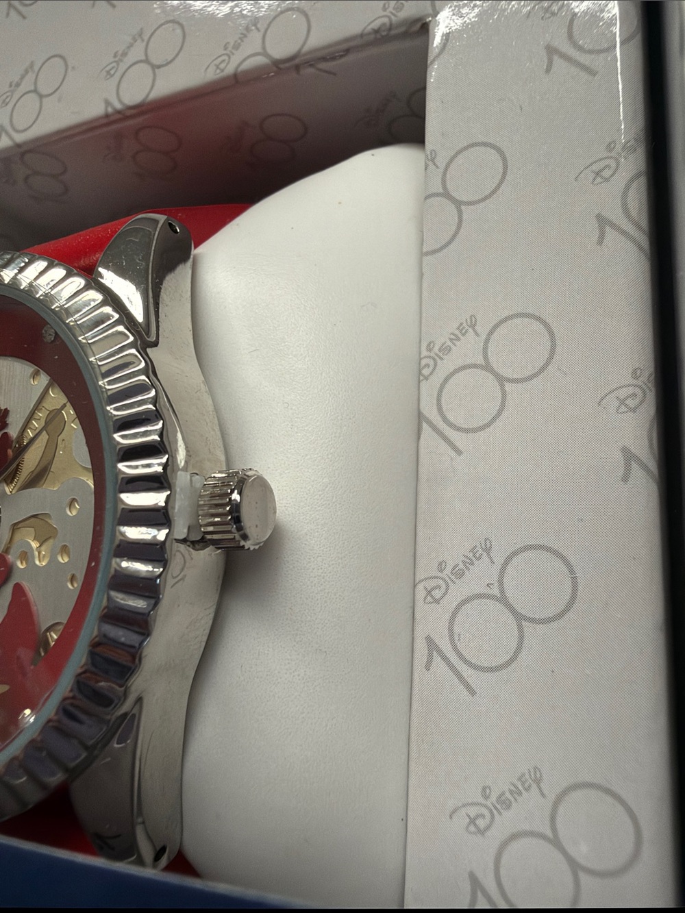 Disney 100 Minnie Mouse Watch - Picture 5 of 7